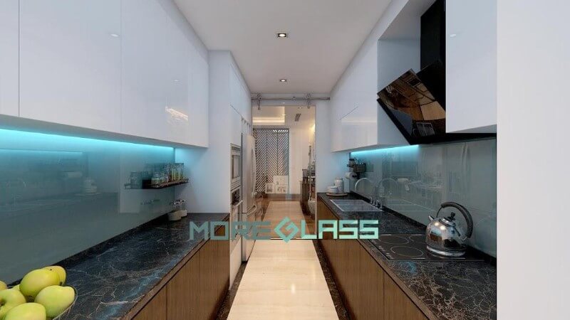 Mẫu kính ốp bếp màu xanh dương đẹp cho gian bếp chung cư, biệt thự, nhà phố. Thiết kế nội thất phòng bếp